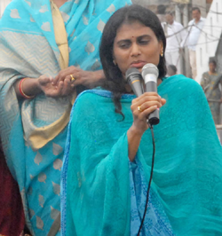 YSRCP, YS Jagan Mohan Reddy, Sharmila Target, Chandrababu Naidu, Jagan Sister, 2500 KM Pada Yatra, People Support, YSRCP Stratergy, Political Observers